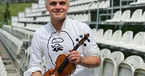 Васко Василев носи летни страсти в Русе през декември с танго и фламенко