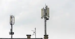 РЗИ: Антените на мобилните оператори не носят риск за населението