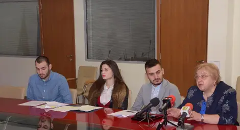 Академичното ръководство няколко пъти е искало столът и общежитията да преминат към университета, но без резултат.