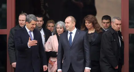 Освиркаха Плевнелиев на излизане от президентството