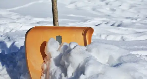 „Нетуоркс“ обяви кампания „Почисти снега, направи добро!“ „Нетуоркс“ обяви кампания „Почисти снега, направи добро!“