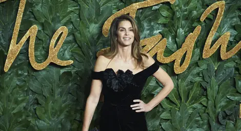 Синди Крауфорд прати сина си на психиатър