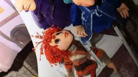 Над 100 кукли подредени в изложба за 60-ата годишнина на русенския Куклен театър /галерия/ Над 100 кукли подредени в изложба за 60-ата годишнина на русенския Куклен театър /галерия/