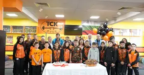 Семейството на щангите в Русе посрещна евромедалиста Дениз Данев