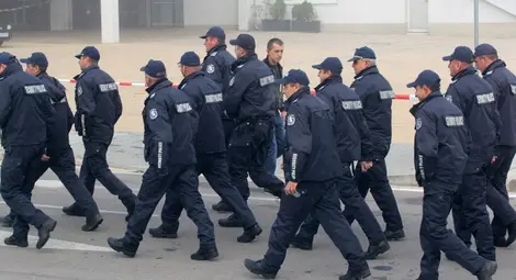 350 униформени охраняват 330 изборни урни 350 униформени охраняват 330 изборни урни