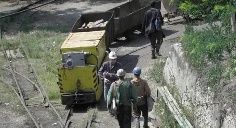 Продължава протестът на бургаските миньори под земята