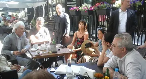 Съдебната реформа събра Местан и протестиращи "на кафе"