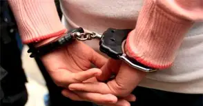 Крадла заловена с измъкнати от магазин пари и продукти