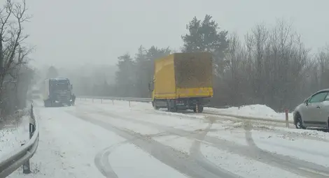 Възстановено е движението за тежкотоварни автомобили над 12 т по път I-2 Русе&ndash;Разград-Шумен в област Шумен