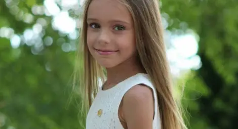 Третокласничка от Варна стана Мини мис Свят Третокласничка от Варна стана Мини мис Свят