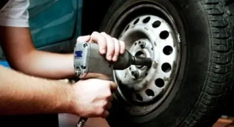 Не използвайте гуми, произведени преди повече от шест години