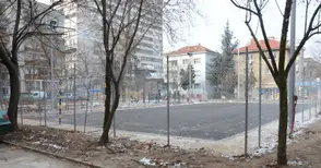 Вдигат по-висока ограда на новото  футболно игрище до блок „Метеор“